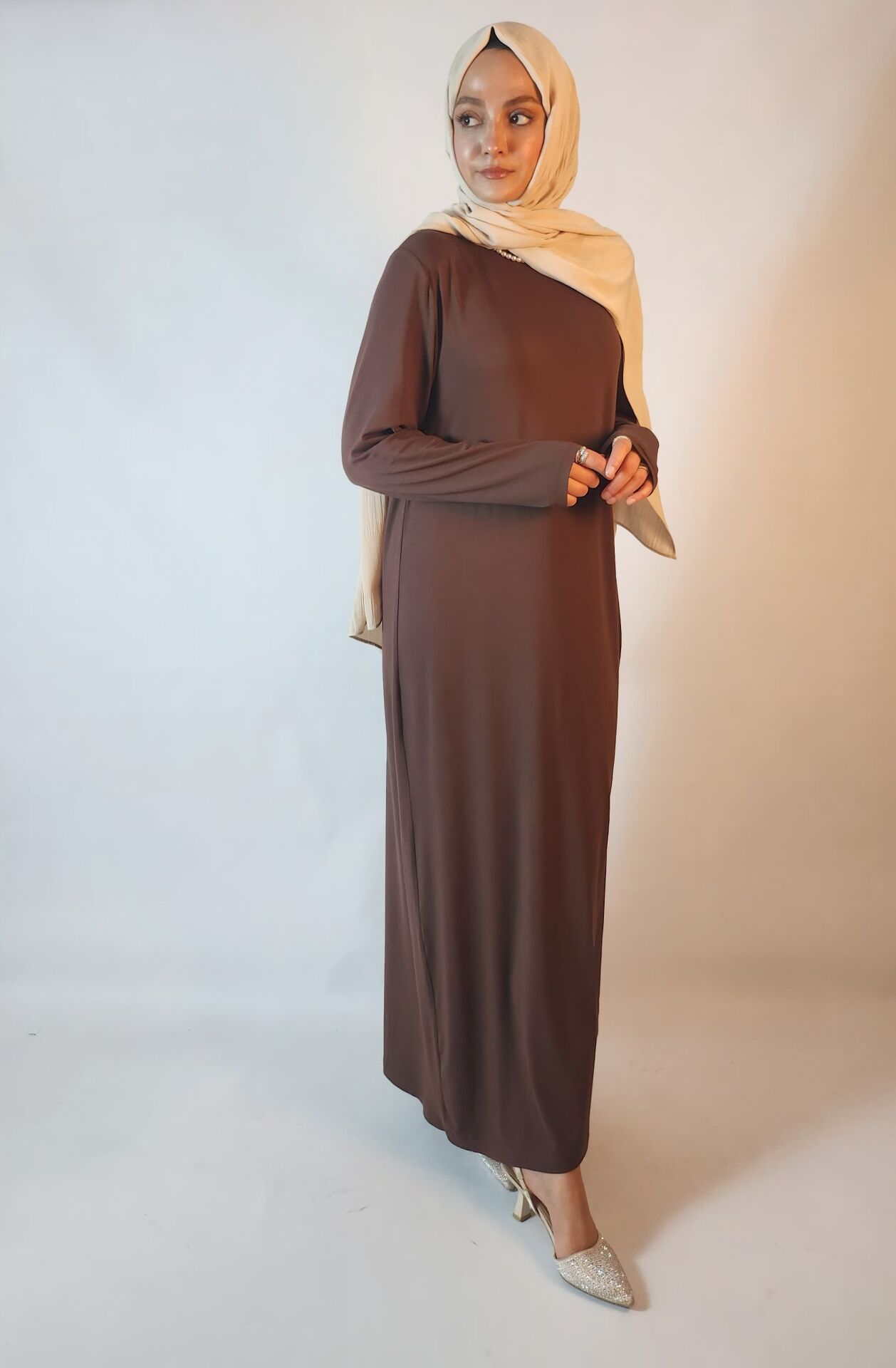 KAHVE RENGİ İÇ ELBİSE